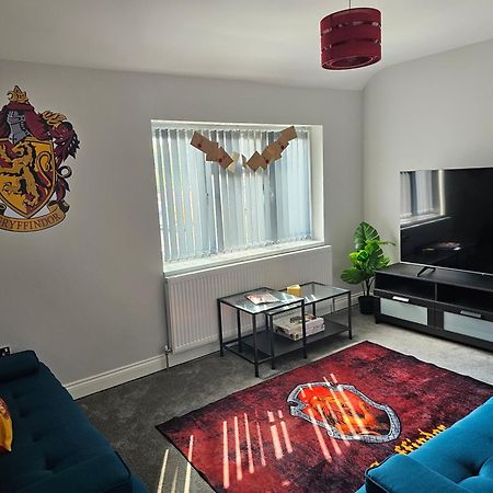 Potters Hideout- 2 Bedroom 2 Bathroom Apartment 왓퍼드 외부 사진