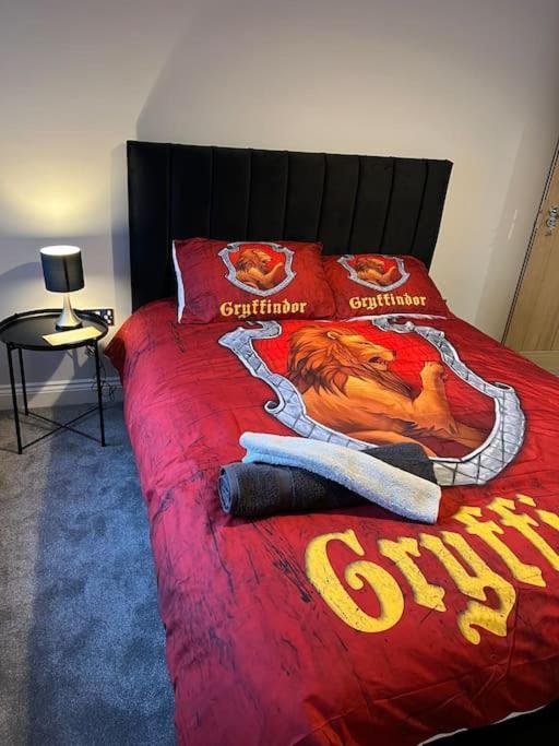 Potters Hideout- 2 Bedroom 2 Bathroom Apartment 왓퍼드 외부 사진