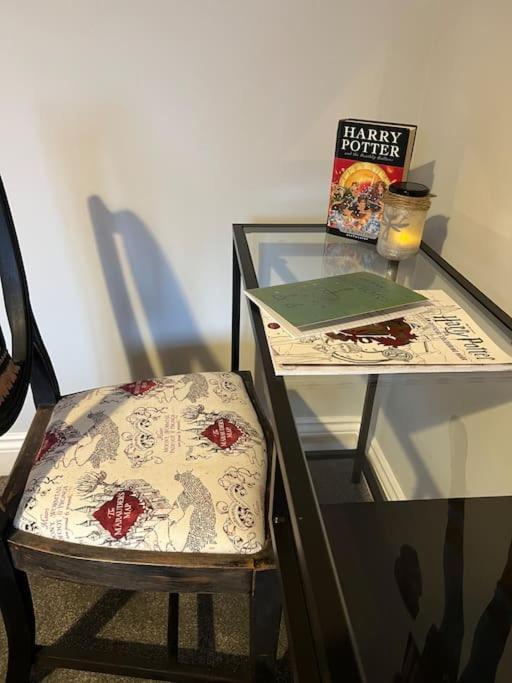 Potters Hideout- 2 Bedroom 2 Bathroom Apartment 왓퍼드 외부 사진