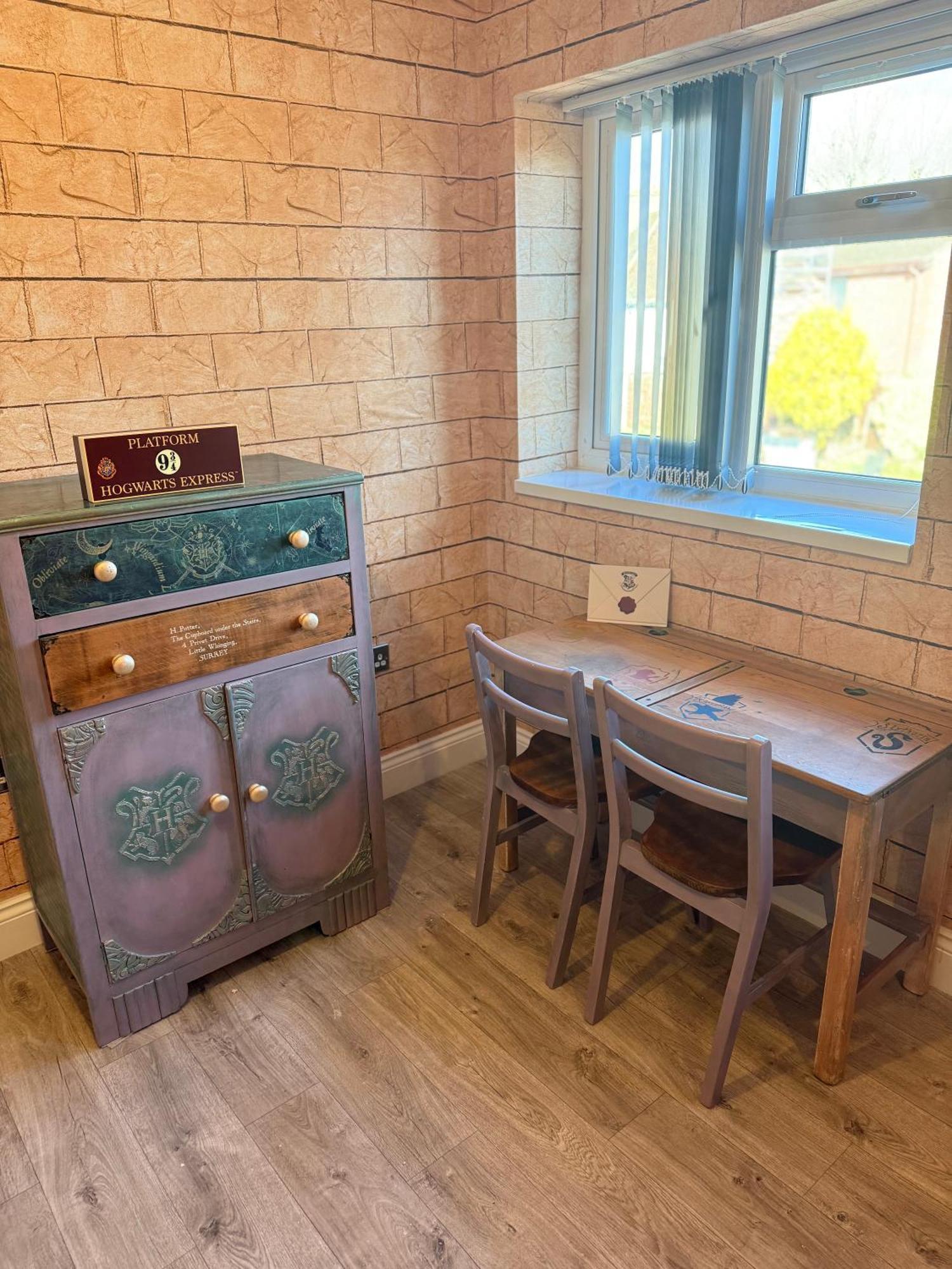 Potters Hideout- 2 Bedroom 2 Bathroom Apartment 왓퍼드 외부 사진