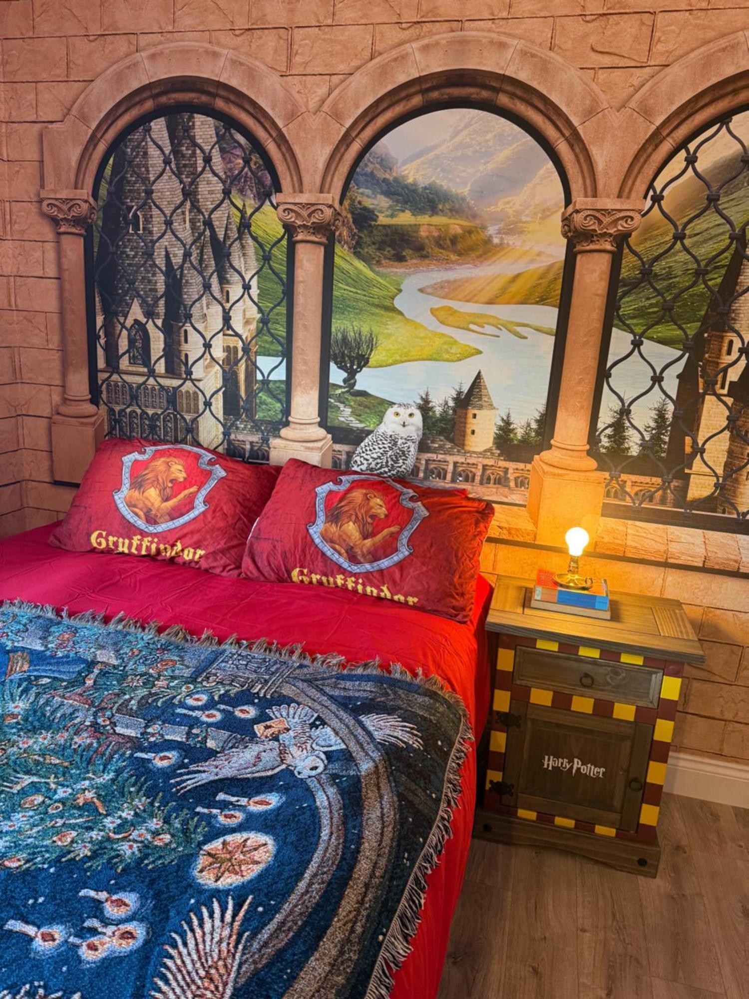 Potters Hideout- 2 Bedroom 2 Bathroom Apartment 왓퍼드 외부 사진